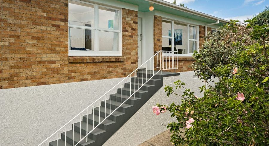  at 2/32 Wicklow Road, Narrow Neck, North Shore City, Auckland