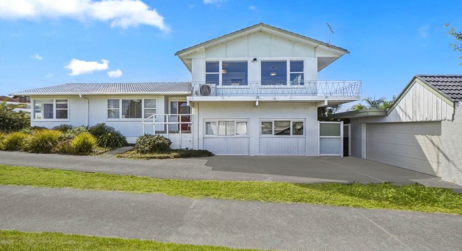  at 34 Knightsbridge Drive, Forrest Hill, North Shore City, Auckland