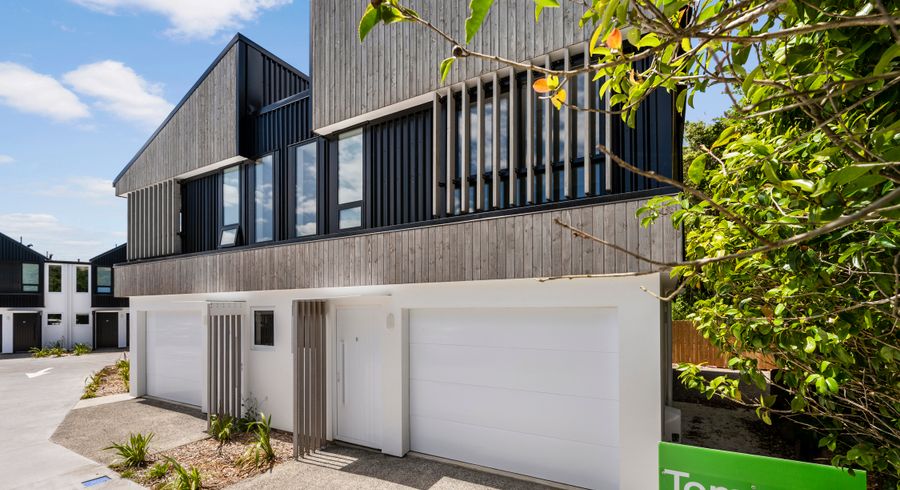 at 8/6 Bushland Grove, Paparangi, Wellington