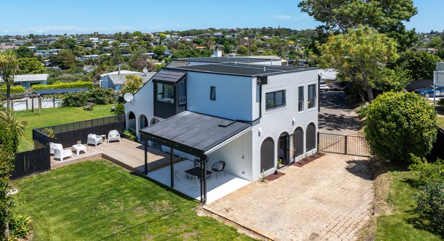  at 2/26 Salem Place, Torbay, North Shore City, Auckland