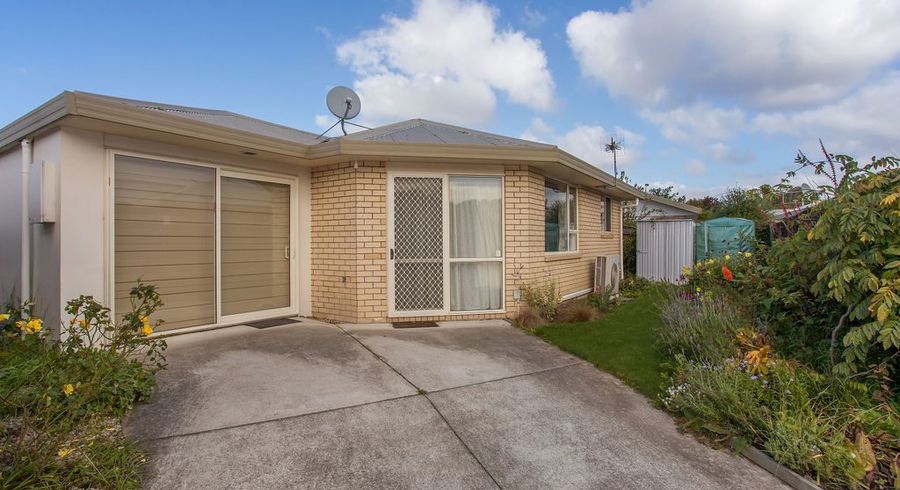  at 15 Charlotte Lane, Woolston, Christchurch