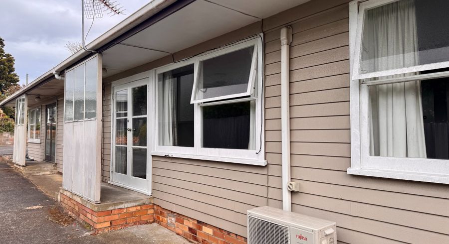  at 2/93 Barrack Road, Mount Wellington, Auckland