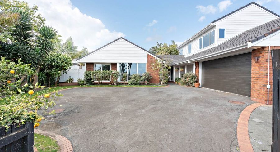  at 28 Caithness Place, Farm Cove, Auckland
