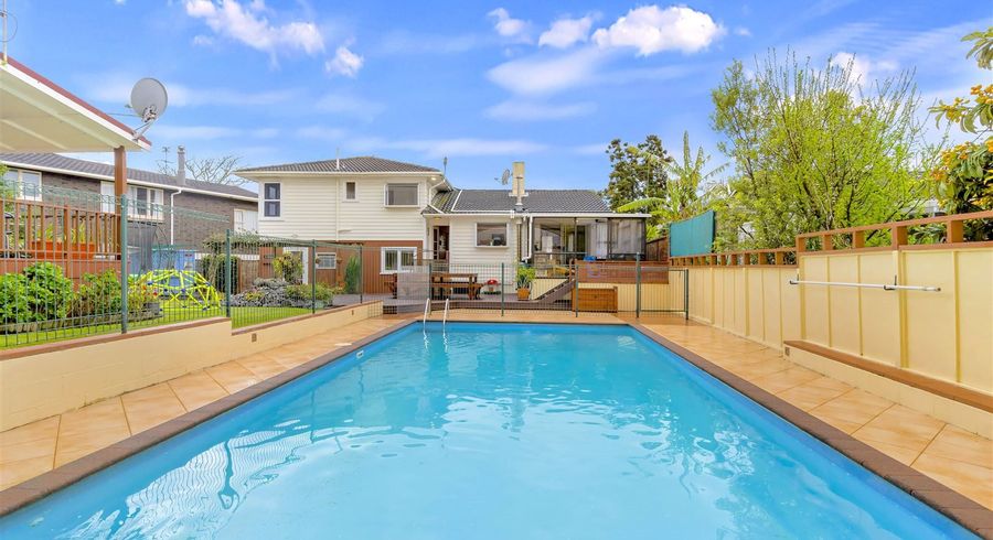  at 26 Spence Road, Henderson, Auckland