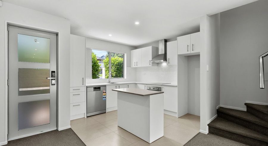  at 32/11 Ray Small Drive, Papakura, Papakura, Auckland