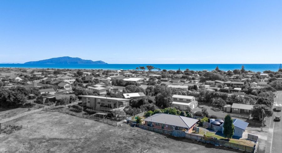  at 13 Brendan Drive, Te Horo Beach
