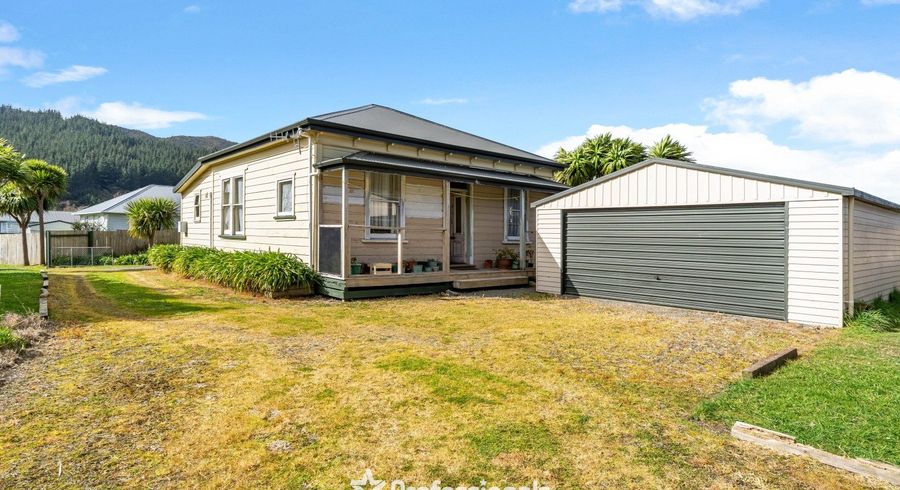  at 19 Grimsby Grove, Wainuiomata, Lower Hutt, Wellington