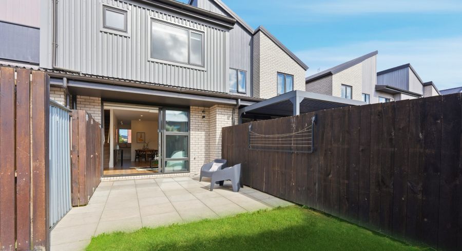  at 6 Sioux Road, Hobsonville, Waitakere City, Auckland