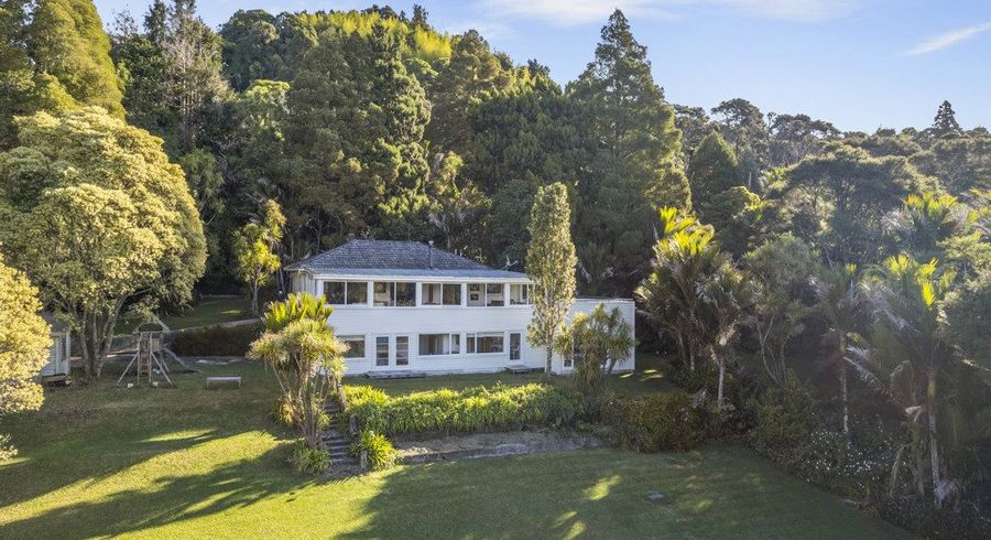 at 867 West Coast Road, Oratia, Waitakere City, Auckland