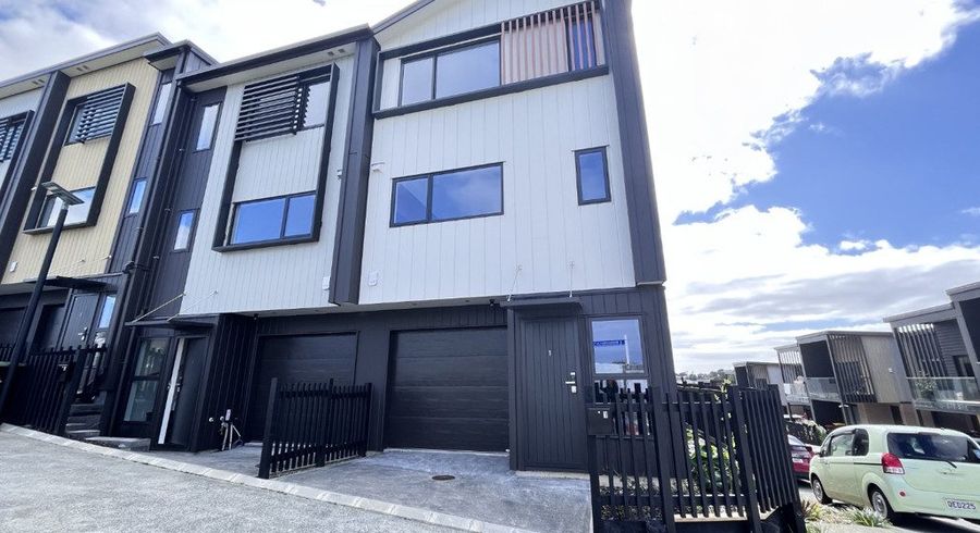  at 1 Battersby Lane, Windsor Park, North Shore City, Auckland