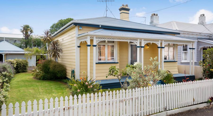  at 11 Anne Street, Devonport, Auckland