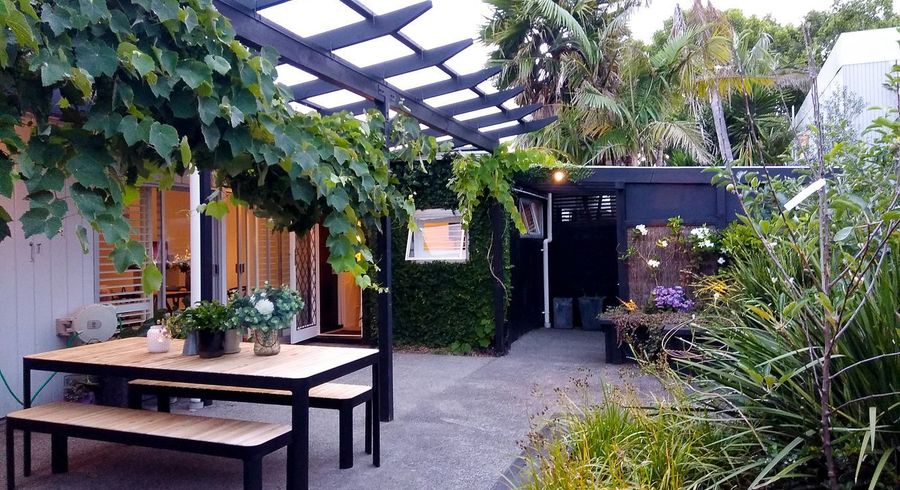  at 2/246 Lake Road, Hauraki, North Shore City, Auckland