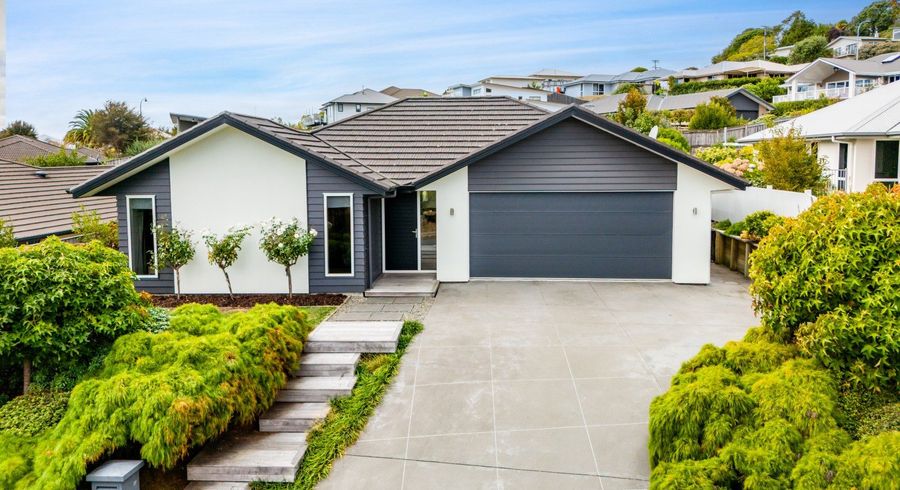  at 90 Washbourn Drive, Richmond