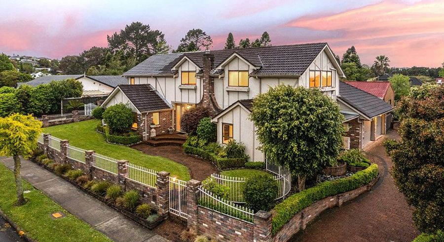  at 102 Chelsea View Drive, Chatswood, North Shore City, Auckland