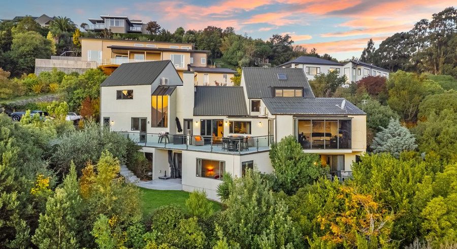  at 24 Lucknow Place, Cashmere, Christchurch City, Canterbury