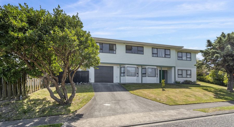  at 3 Tregony Place, Camborne, Porirua