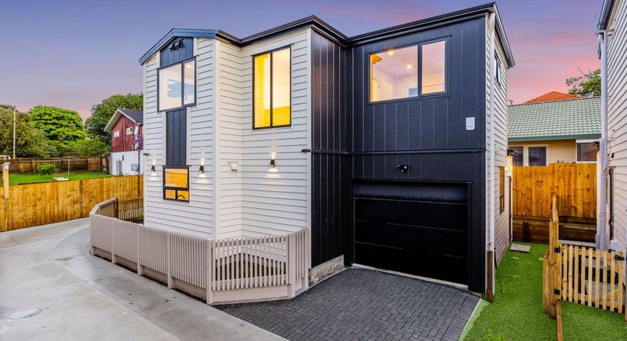  at 32A Grande Vue Road, Hill Park, Manukau City, Auckland