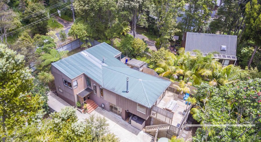  at 6 Brownie Road, Laingholm, Auckland