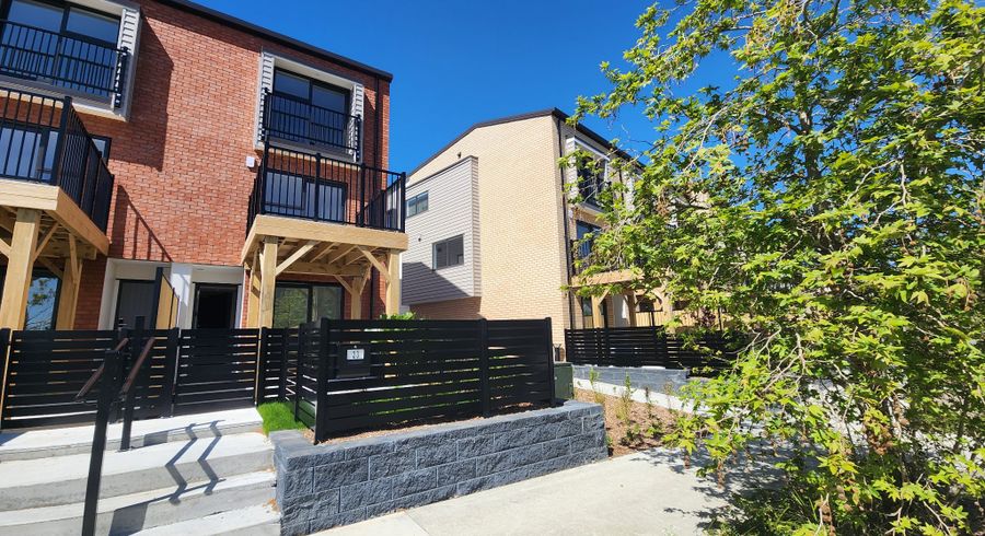  at 25 Falcon Crescent, Hobsonville, Waitakere City, Auckland
