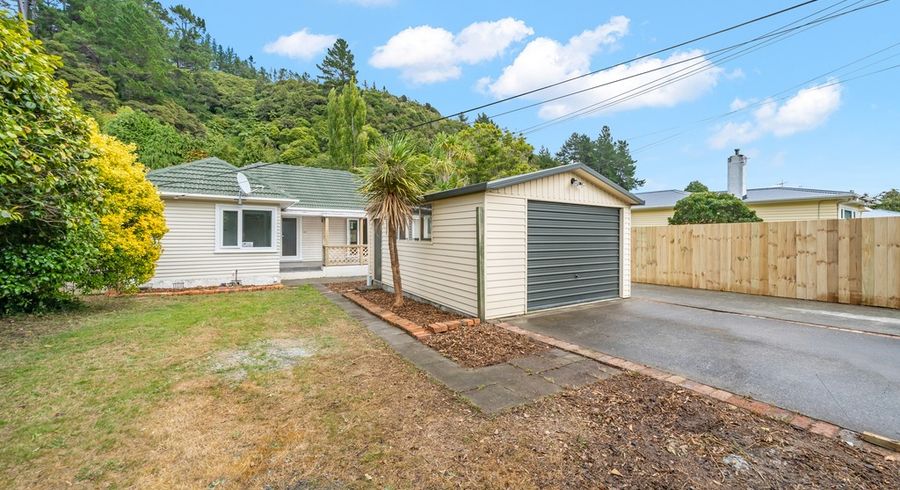  at 122 Hine Road, Wainuiomata, Lower Hutt