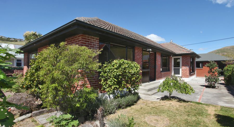  at 37 Wiggins Street, Sumner, Christchurch