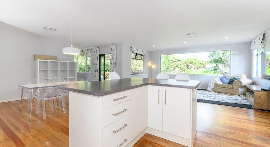  at 220 Glengarry Rd, Oratia, Waitakere City, Auckland