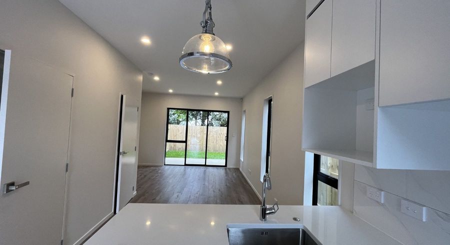  at 10/241 Don Buck Road, Massey, Waitakere City, Auckland