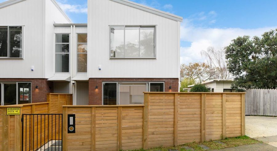  at 2/61 Glenview Road, Glen Eden, Waitakere City, Auckland