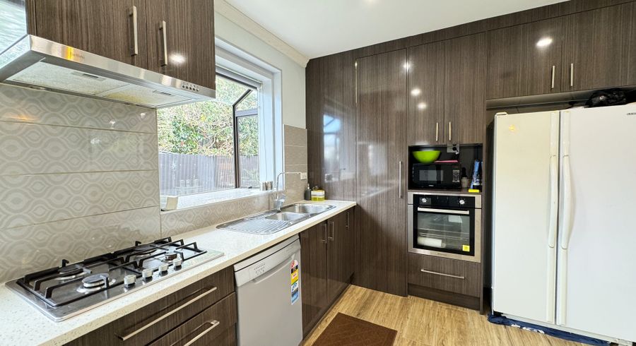  at 2/23 Hamilton Road, Papatoetoe, Auckland