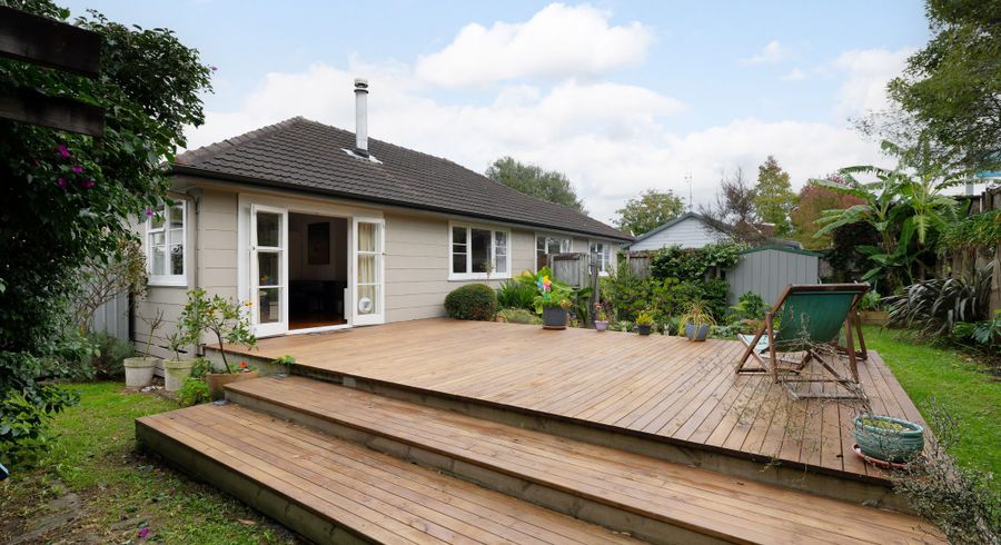  at 12 Clarkin Road, Fairfield, Hamilton