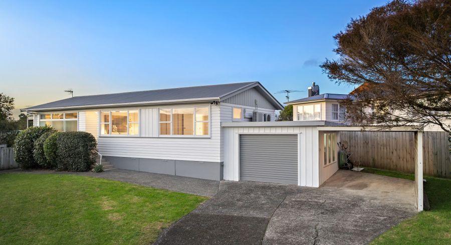  at 10 Gilpin Place, Beach Haven, Auckland