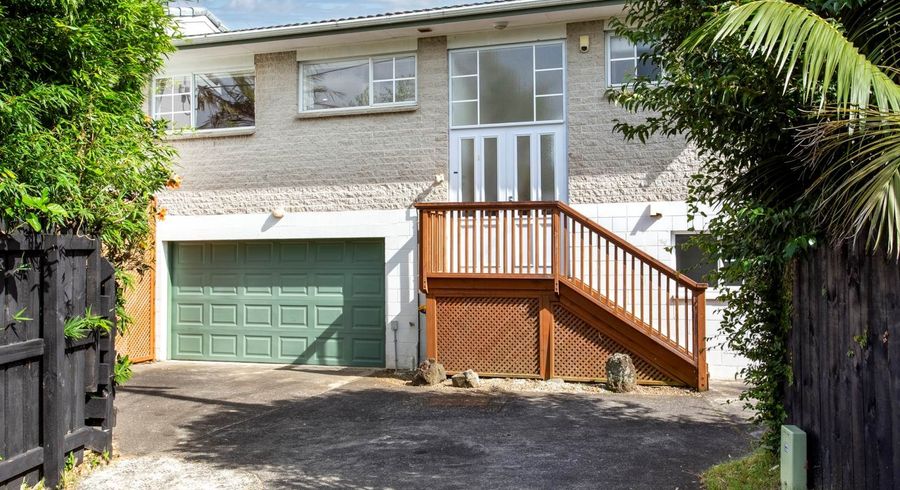  at 2/185 Shakespeare Road, Milford, North Shore City, Auckland