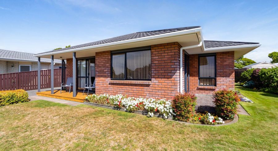  at 4 Boulevard Drive, Merrilands, New Plymouth