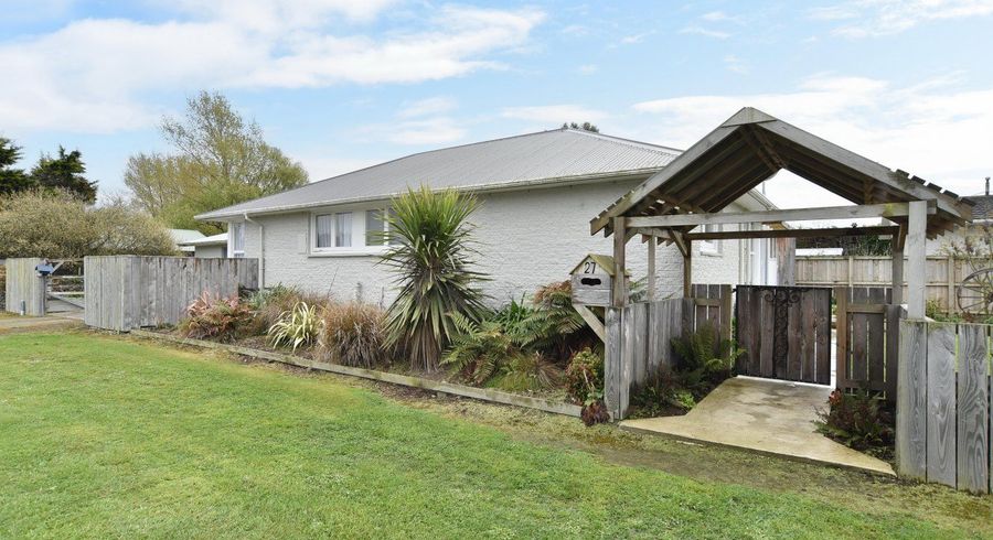  at 27 Kings Avenue, Waikuku Beach, Waikuku Beach