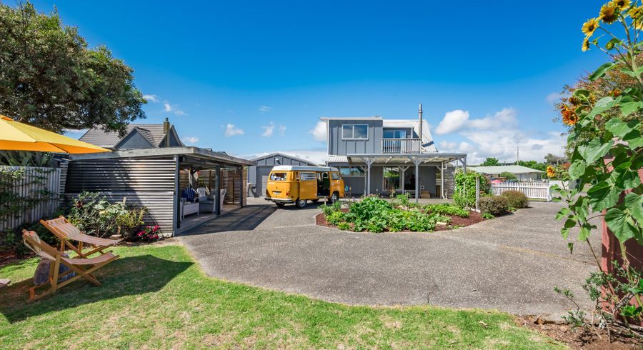  at 14 Goldie Place, Waikanae Beach, Kapiti Coast, Wellington