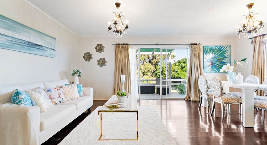  at 1/119 Pigeon Mountain Road, Half Moon Bay, Auckland