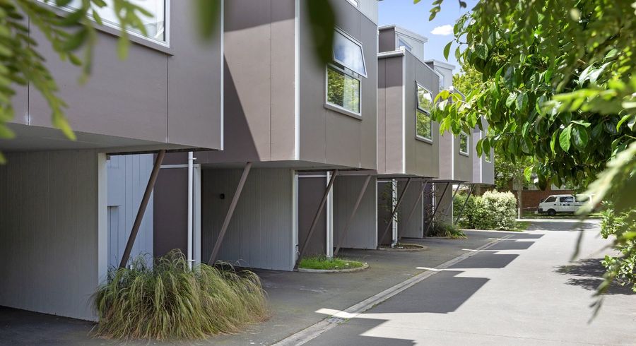  at 2/3 Grove Road, Addington, Christchurch City, Canterbury