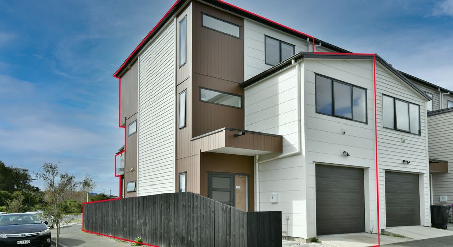 at 1 Bloom Crescent, Sunnyvale, Auckland