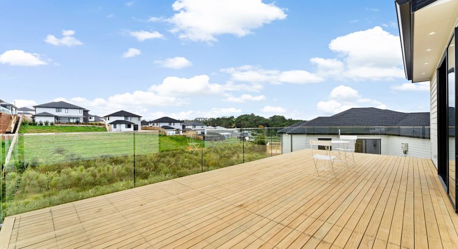  at 5 Crows Road, Swanson, Auckland