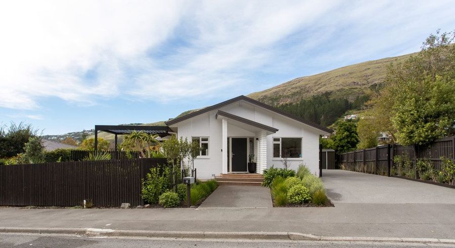  at 10 Finnsarby Place, Sumner, Christchurch