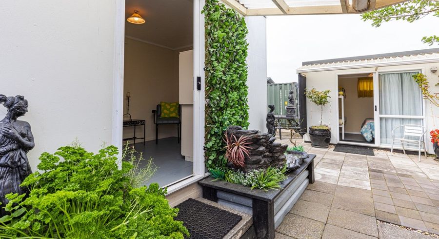  at 5 Waiinu Beach Road, Waiinu Beach, Whanganui