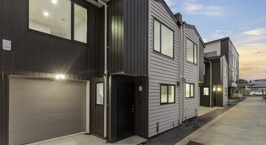  at 166C Rathgar Road, Henderson, Auckland