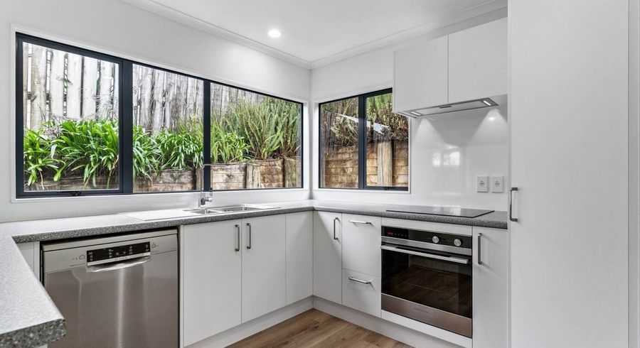  at 5/35 Highgrove Lane, Totara Vale, North Shore City, Auckland