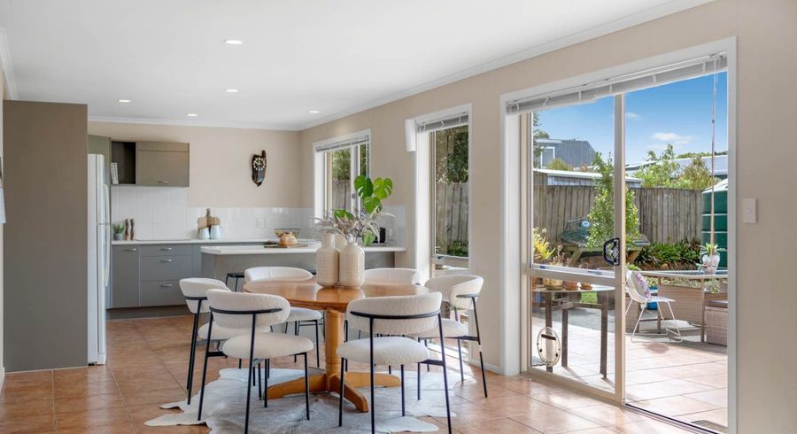  at 27 Toomer Place, Beachlands, Manukau City, Auckland