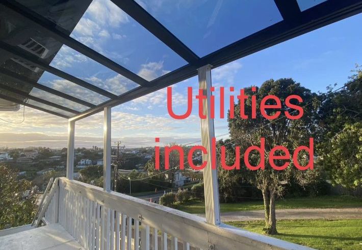  at 9/869 Beach Road, Torbay, North Shore City, Auckland