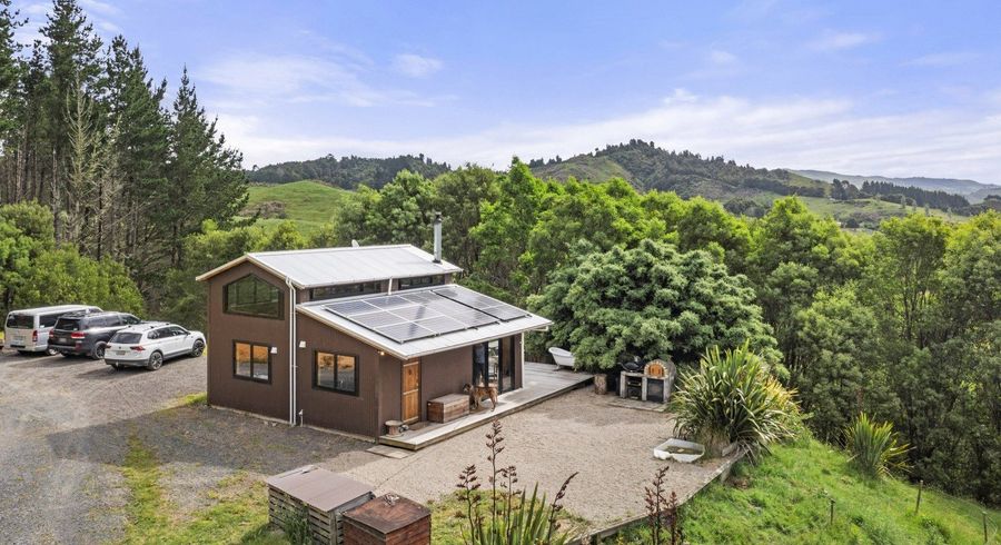  at 843 Old Mountain Road, Waitetuna