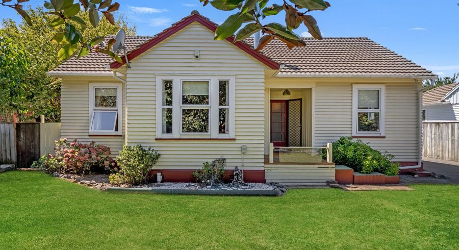  at 105  Anzac Parade, Whanganui East, Whanganui, Manawatu / Whanganui