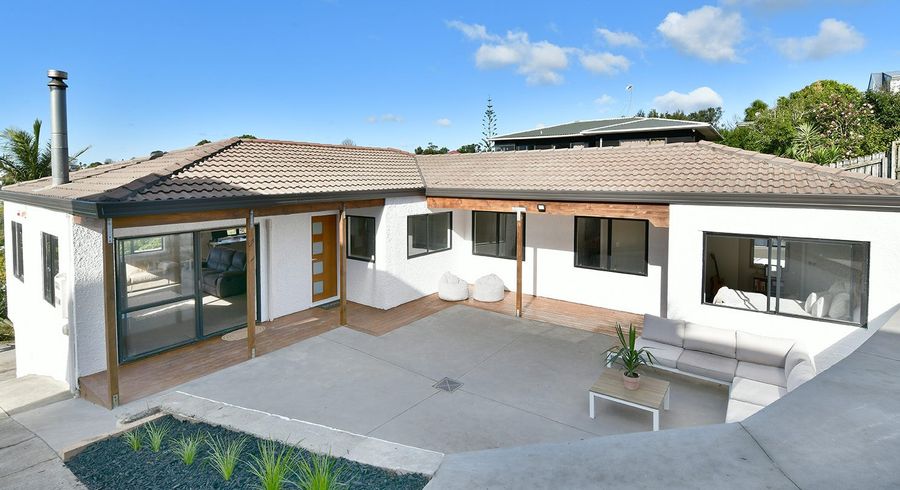  at 1/110 Arran Road, Browns Bay, Auckland