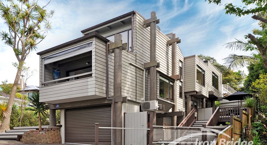  at 1/51 Seaton Road, Murrays Bay, Auckland