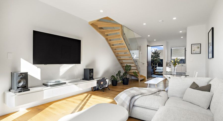  at 12/82 East Coast Road, Milford, North Shore City, Auckland